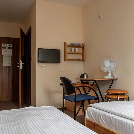 Luxhostel24 *