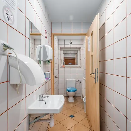 Luxhostel24 *