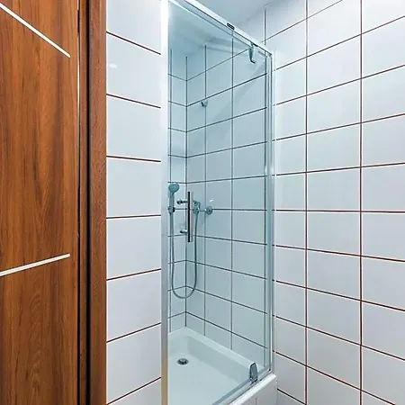 Luxhostel24 호스텔 *