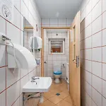 Luxhostel24 *